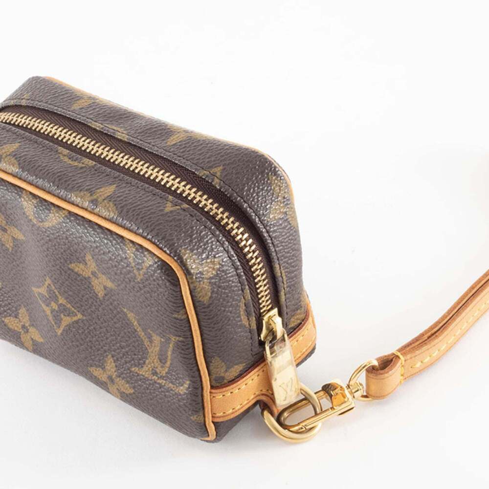 LOUIS VUITTON Authentic Brown Monogram Canvas Pouch - Picture 8 of 16